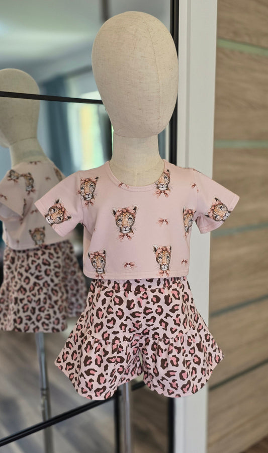 T-krekls ar šortiem