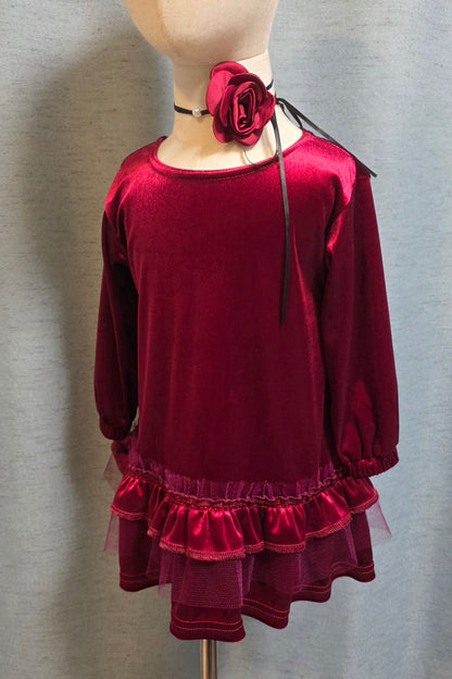 Sarkana svētku kleita