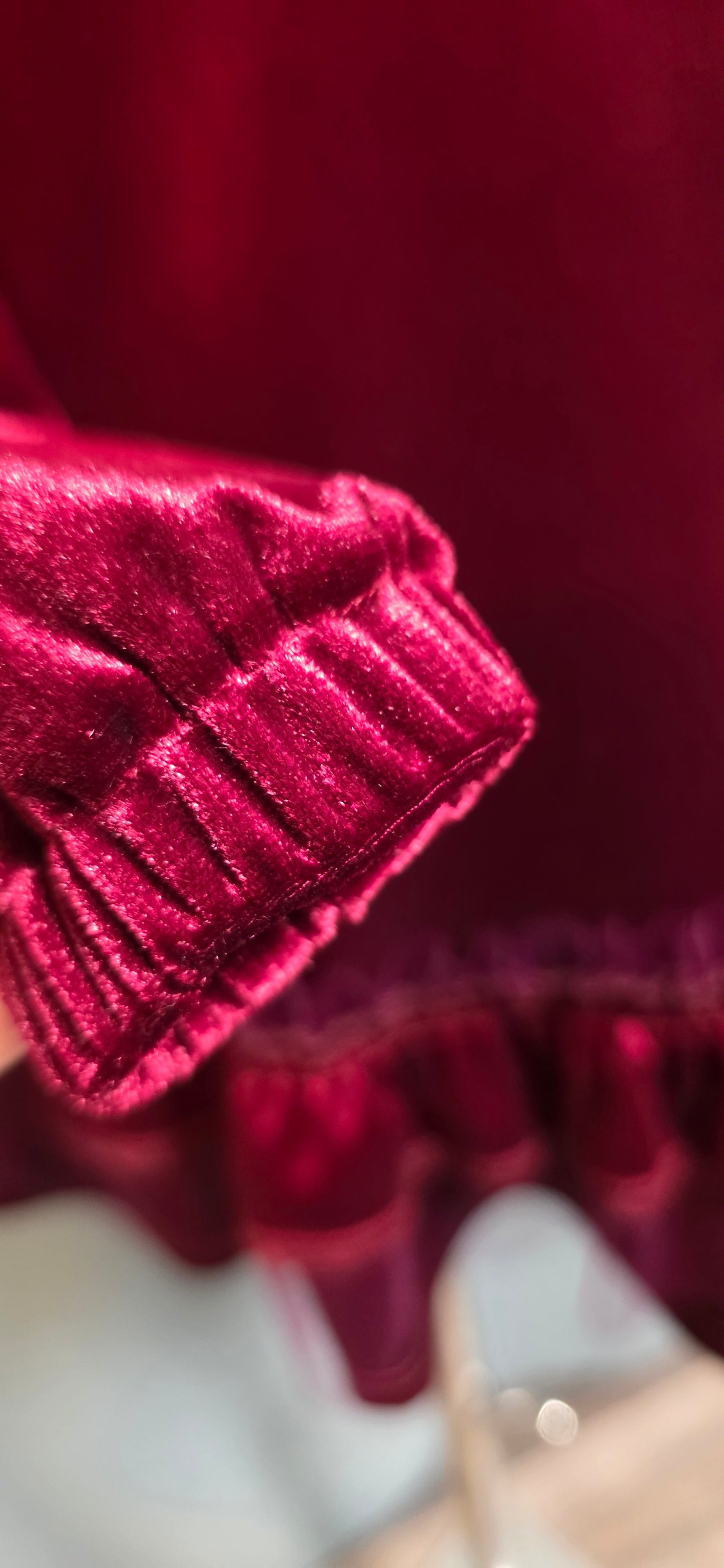 Sarkana svētku kleita