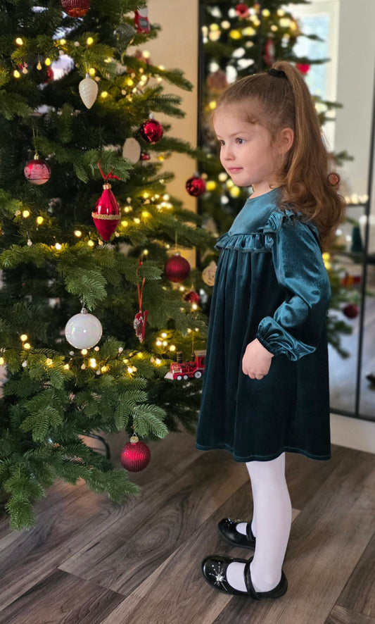 Tumši zaļa samta kleita